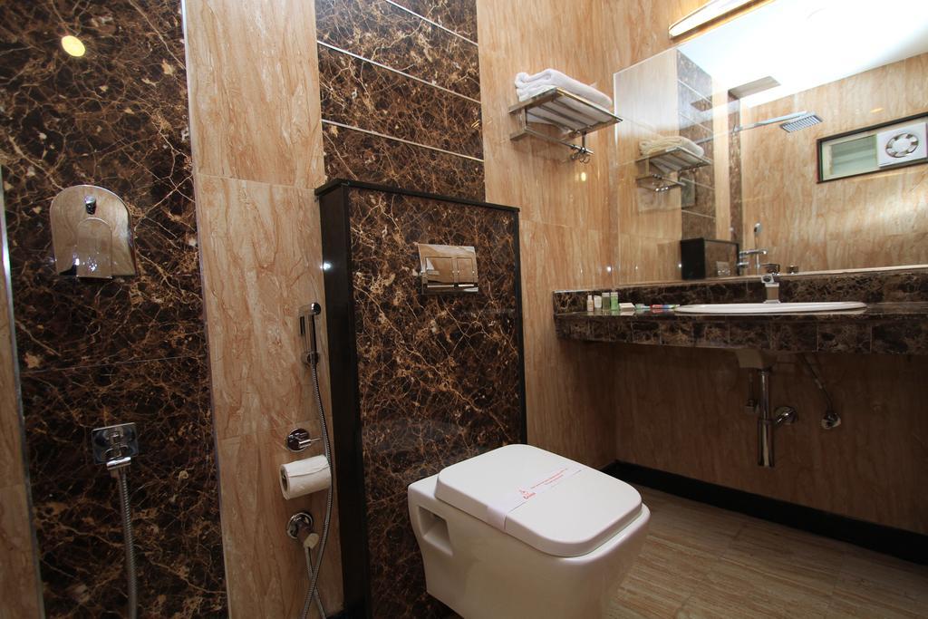 Hotel Noor Empire International Kormangala Bangalore Exterior foto